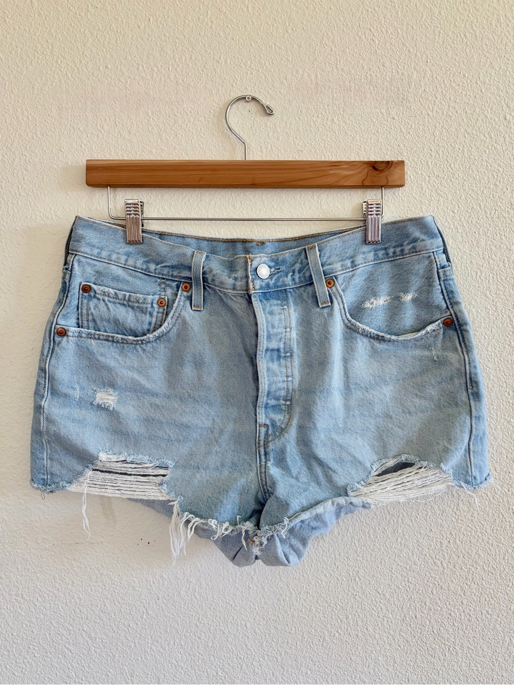 Levi’s 501 distressed cut off Jean shorts